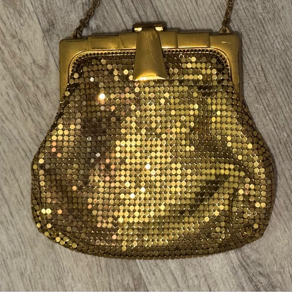 NEW Whiting & Davis Vintage Small Goldtone Metal Mesh Clutch/Evening Bag - Picture 2 of 8